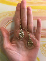 Gold hammered circle earrings